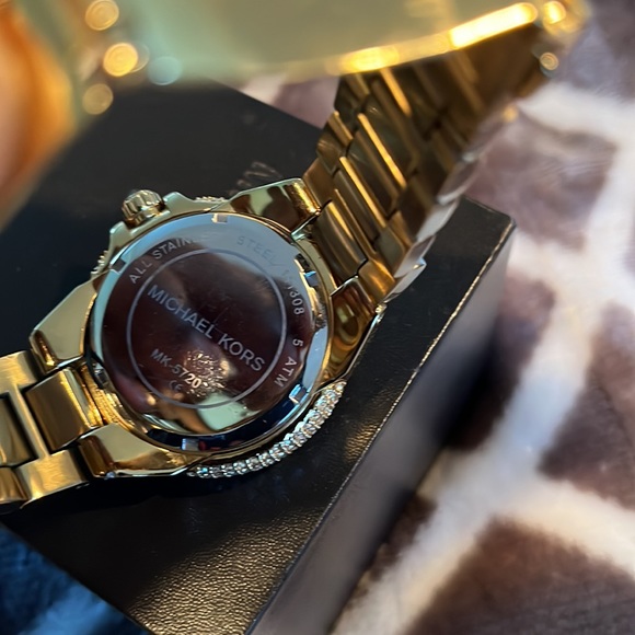 Michael Kors - Picture 3 of 3